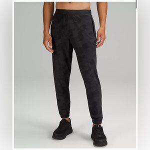 Lululemon Surge Jogger Shorter; Men’s Size Medium